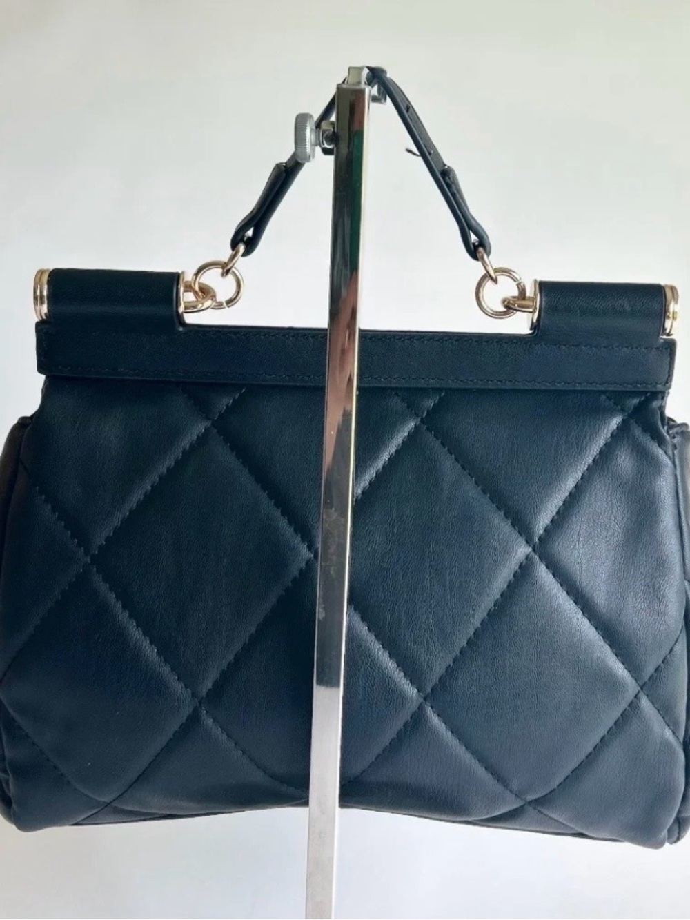 Bradgley Mischka Black Leather Quilted Handbag. - Picture 4 of 13